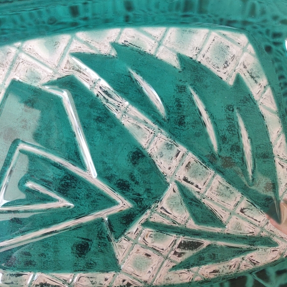 Green Glass Art Flower Plate - Picture 2 of 4